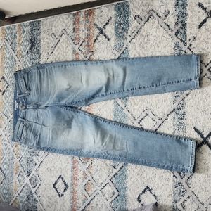 NWOT, Denizen Levi's ankle jeans. SZ 2S.